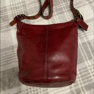 Classic Coach leather shoulder bag (burgundy)